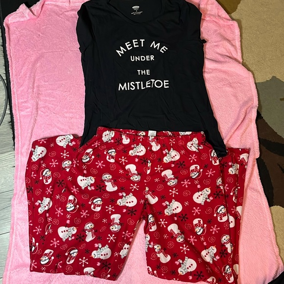 Christmas pjs women’s size medium - Picture 1 of 3